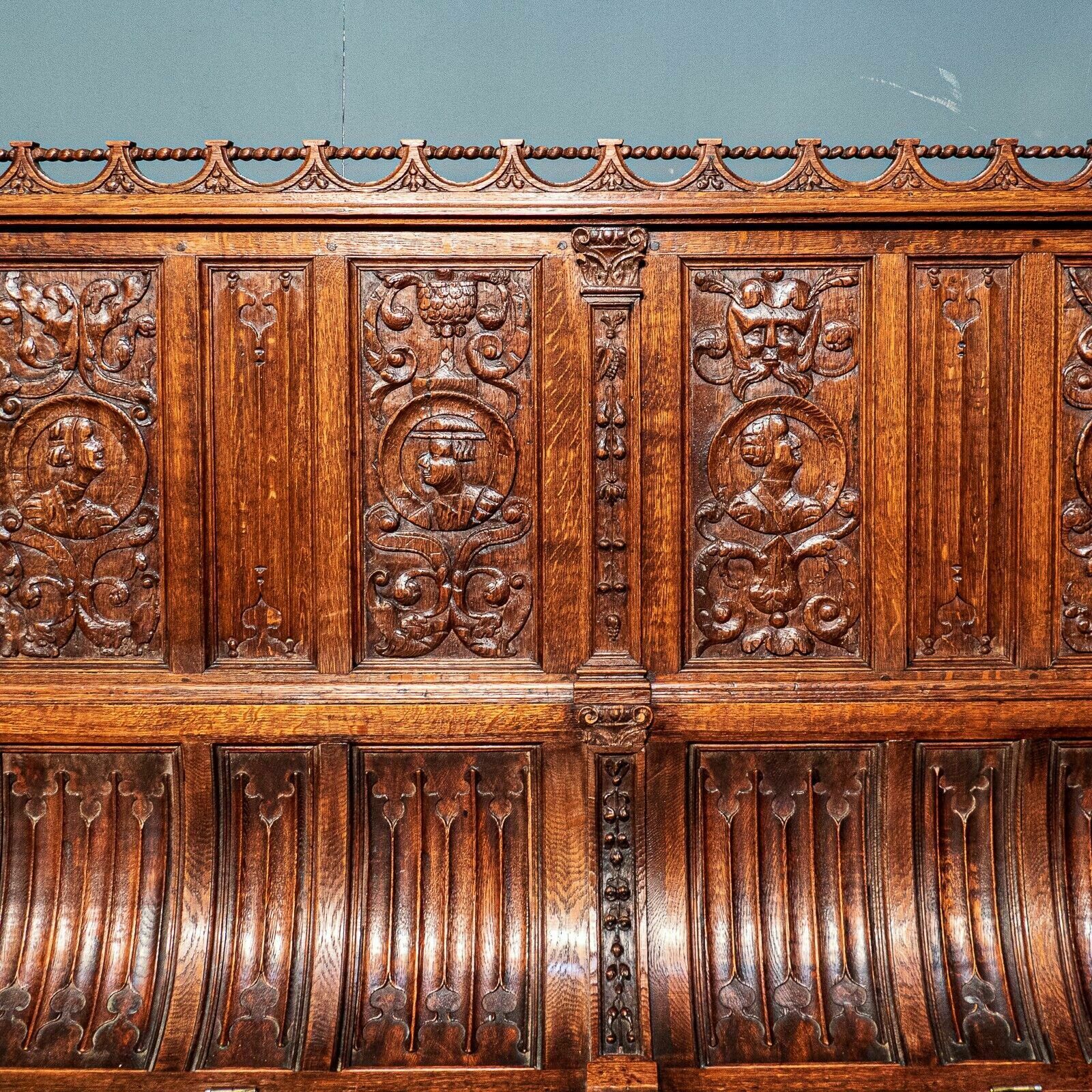 photo furniture Superb 19th Century Carved Oak Flemish Curved Back Settle