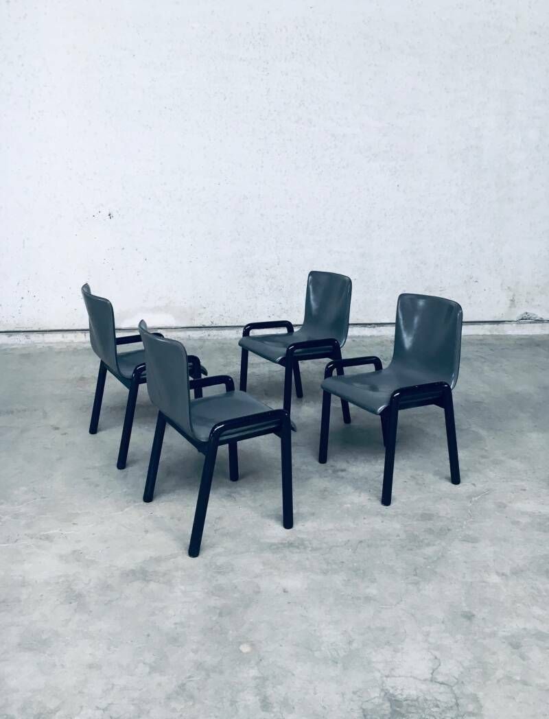 photo for sale Postmodern Design Leren Eetkamerstoelen, Italië, Jaren 1980