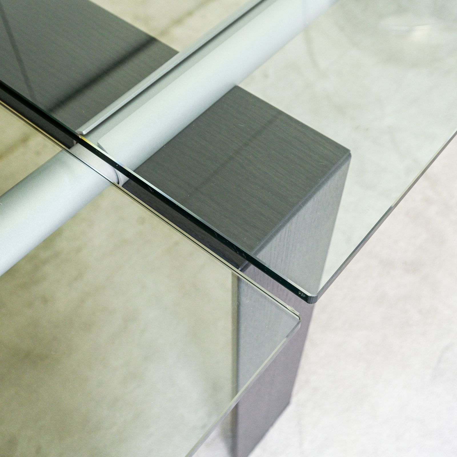 2100.0 Extendable Dining Table Stilt ( 200 250 300 Cm ) In Glass , Iron And Wood Produced By Desalto Italy photo