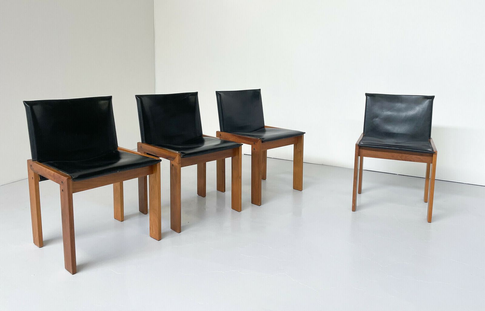 Set Of 4 Mid Century Modern Dining Chairs By Afra & Tobia Scarpa photo 4200.0