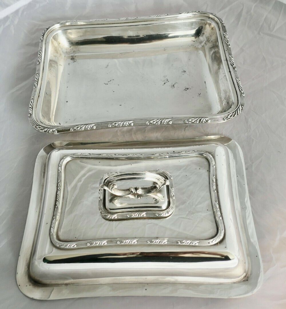 A Pair Of Edwardian Silver Plated Entree Dishes By Hukin And Heath photo 474.0