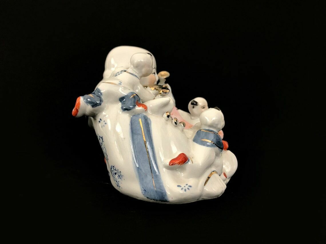Statuette en porcelaine chinoise, Bouddha rieur aux enfants photo vintage