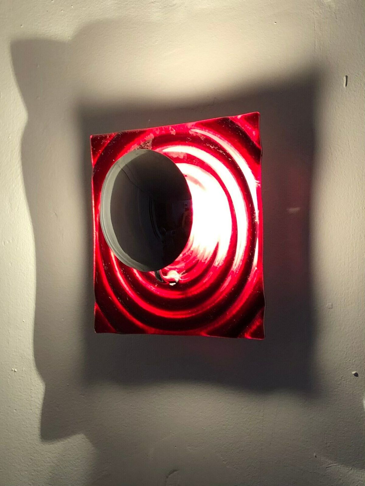Applique murale Paul Neuhaus en verre rouge et réflecteur chromé photo furniture