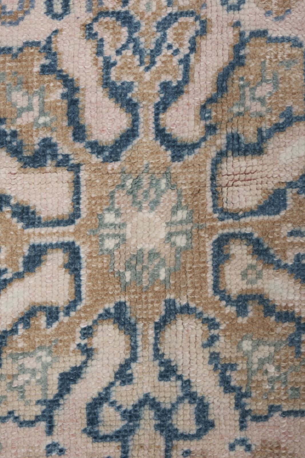 photo furniture Vintage Tan Wool Anatolian Karapinar Rug 4'9" X 7'11"