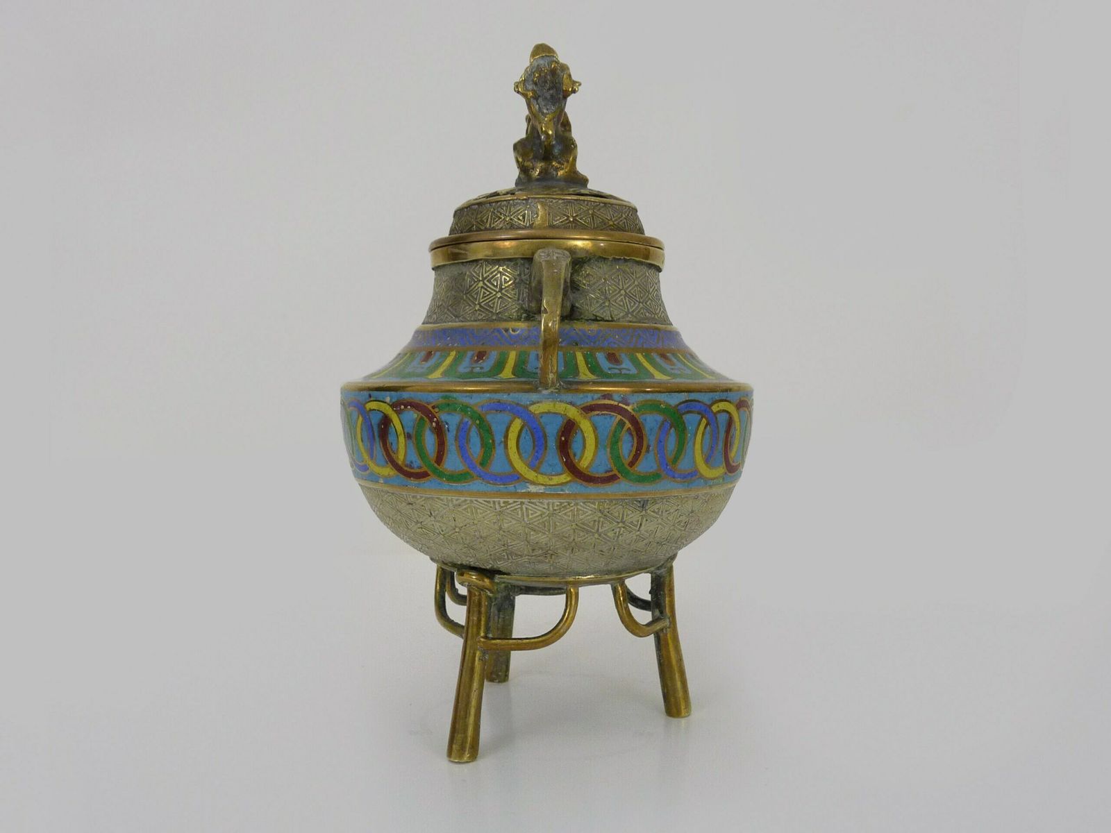 Vietnam. Brûle-parfum tripode à couvercle en bronze doré et émaux cloisonnés photo Décoration