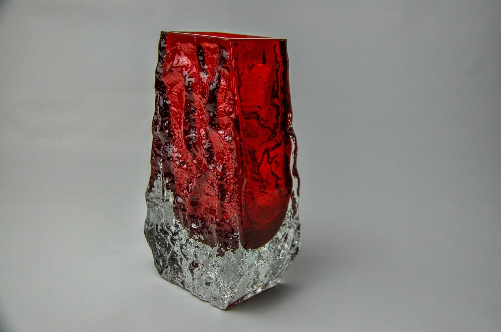 Red Sommerso Ice Effect Vase By Seguso, Murano, Italy, 1970 photo for sale