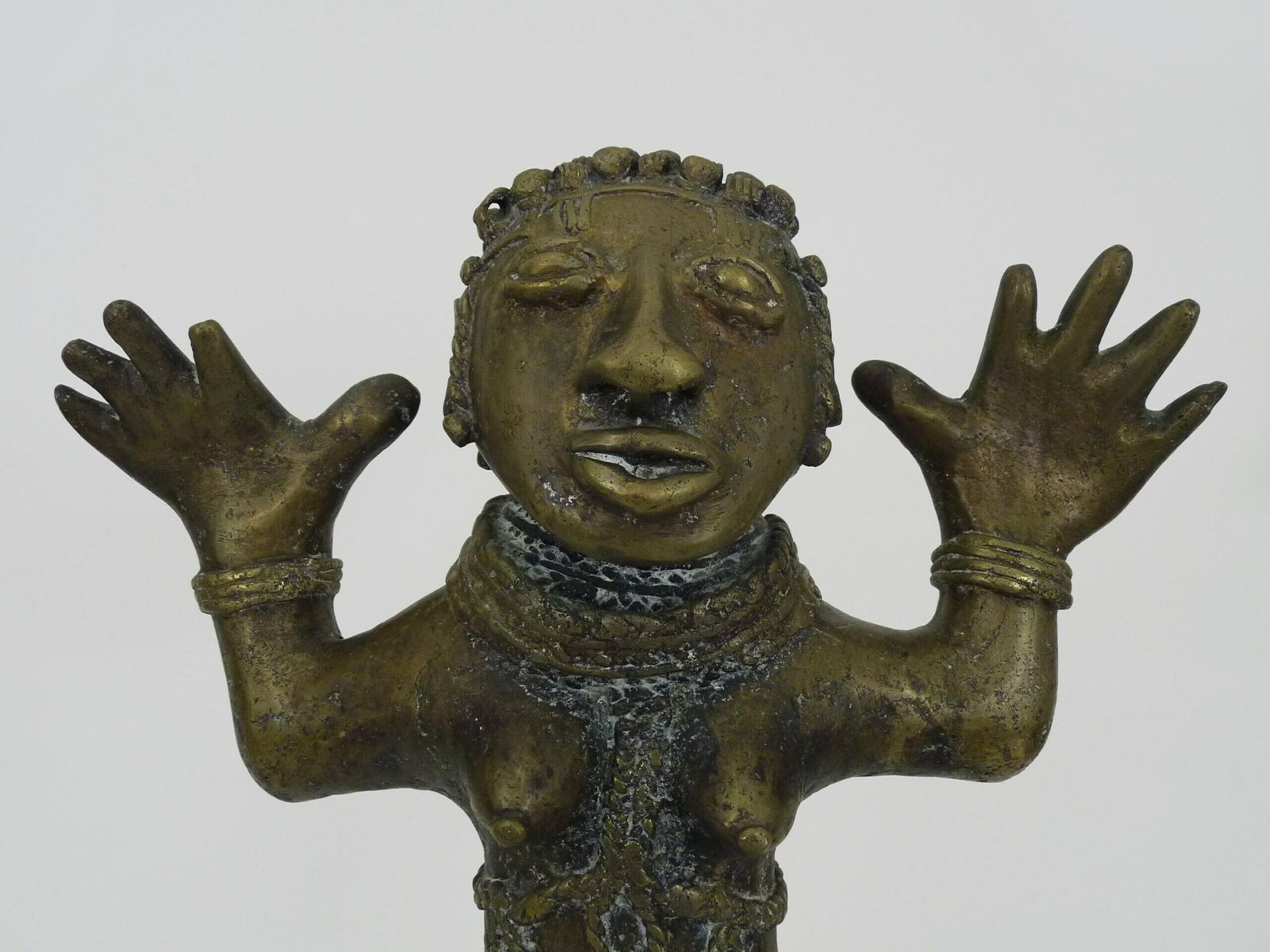 Art africain. Importante sculpture en bronze Bamoun. photo 1340.56