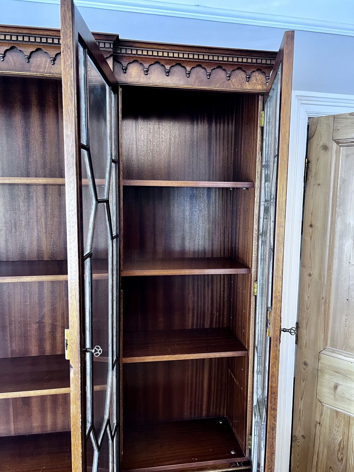 Stunning Vintage Cabinet   Reprodux (Made In England) photo furniture