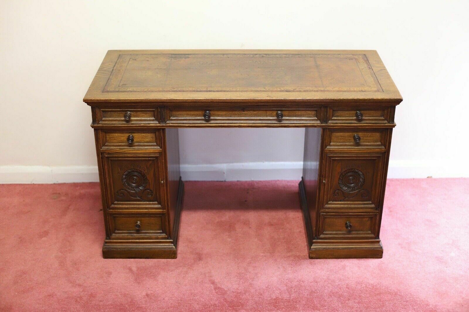 Howard&Son’s Beautiful Victorian Oak Pedestal Desk photo for sale