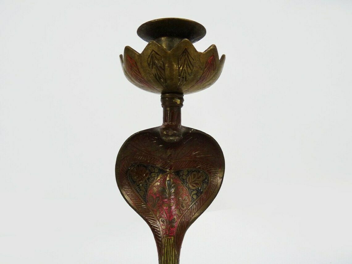 Paire de bougeoirs cobra en bronze d'époque, gravures détaillées, vers 1950 photo furniture