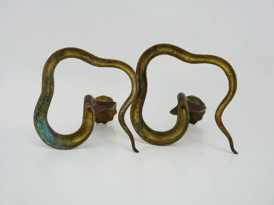 photo for sale Paire de bougeoirs cobra en bronze d'époque, gravures détaillées, vers 1950