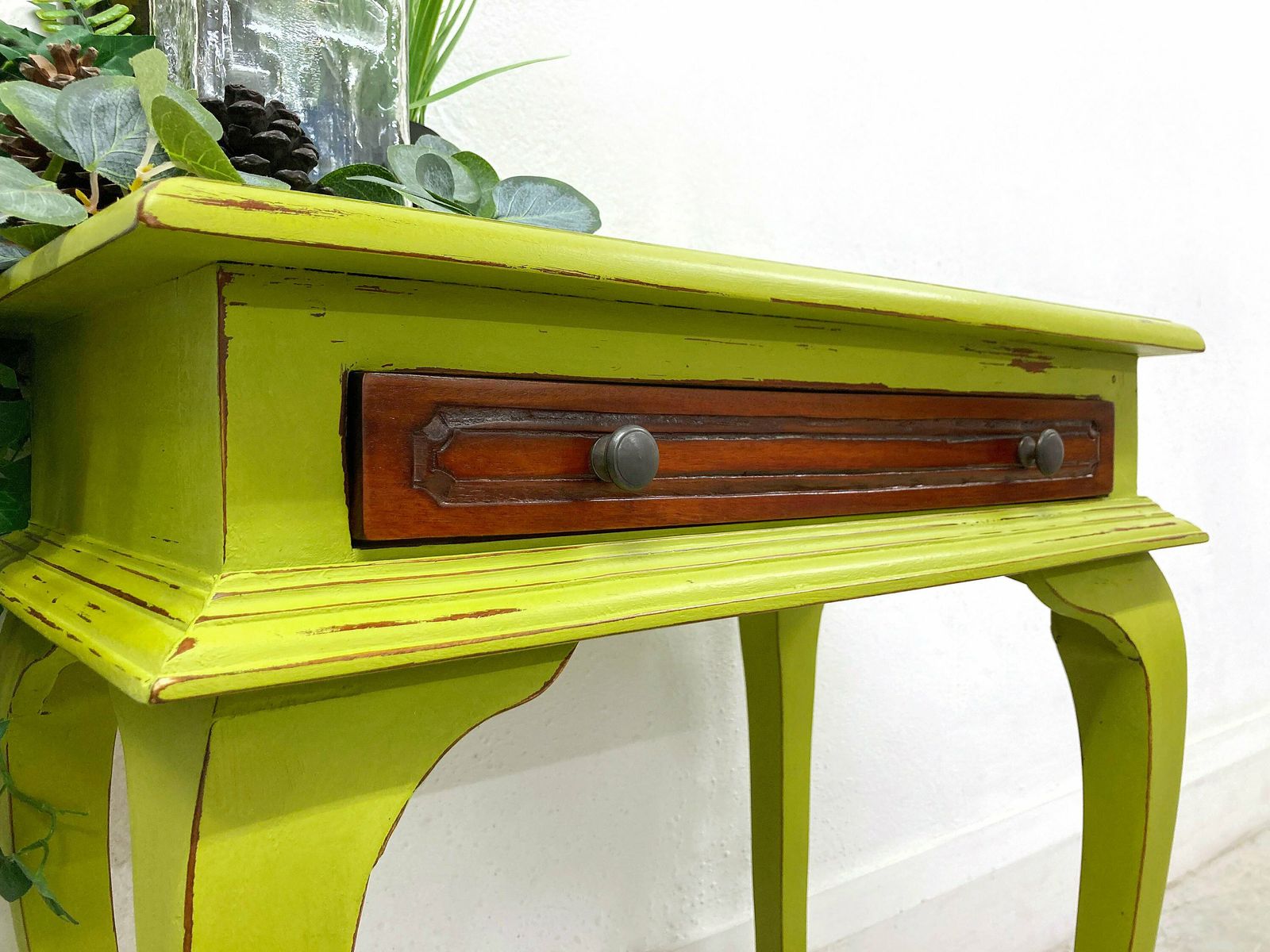 Console Table. Green Console. Hand Painted Cabriole Leg Console. Hallway Table. Bedside Table. Dressing Table. Solid Mahogany. photo Furniture