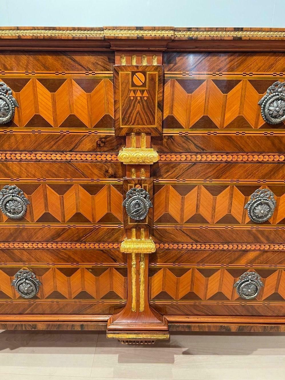Louis XVI. Commode, Walnut Veneer, Inlays, Gold Plate, Austria/Vienna Circa 1790 photo vinterior