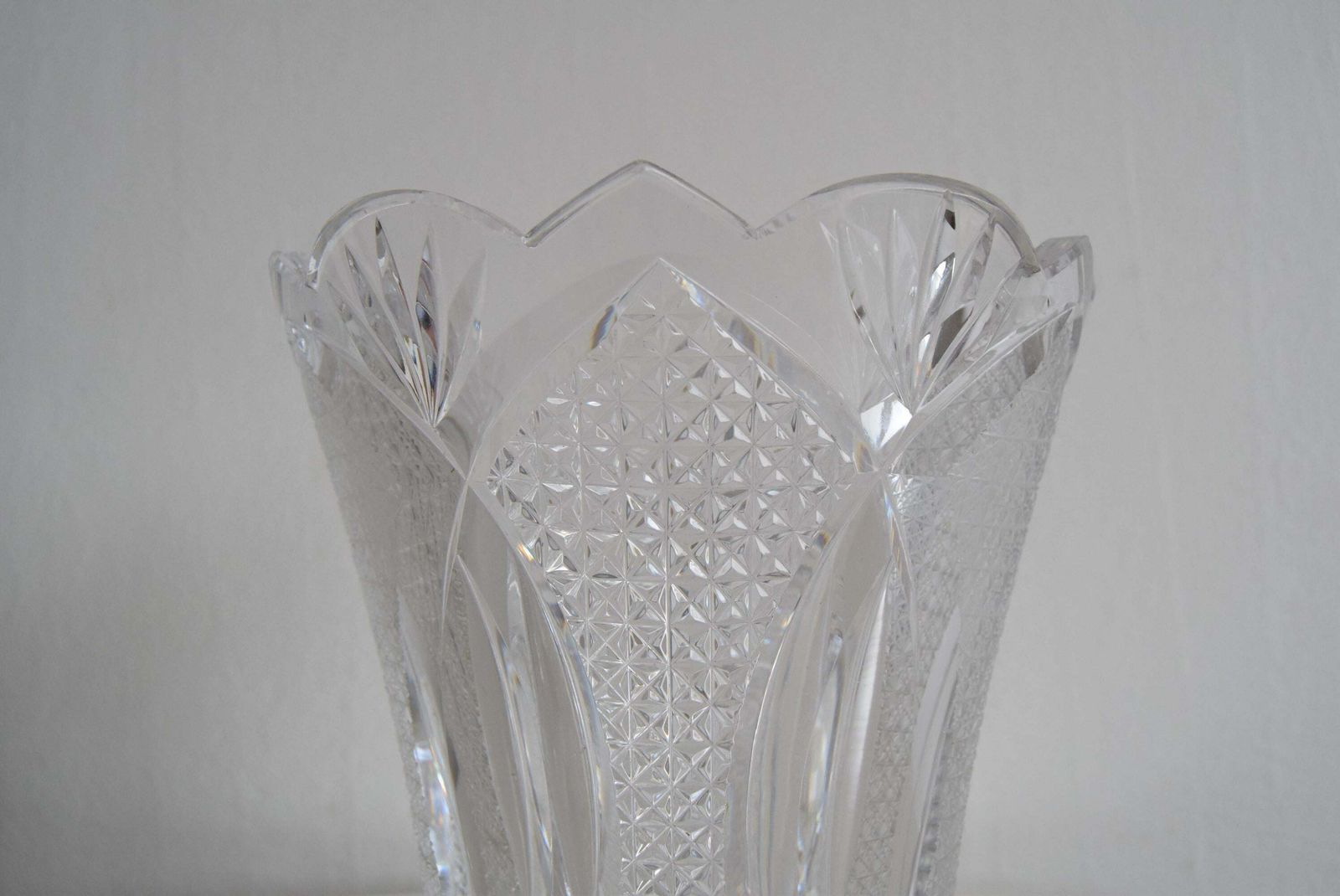 Mid Century Crystal Vase, Glasswork Novy Bor, 1960's. photo vinterior