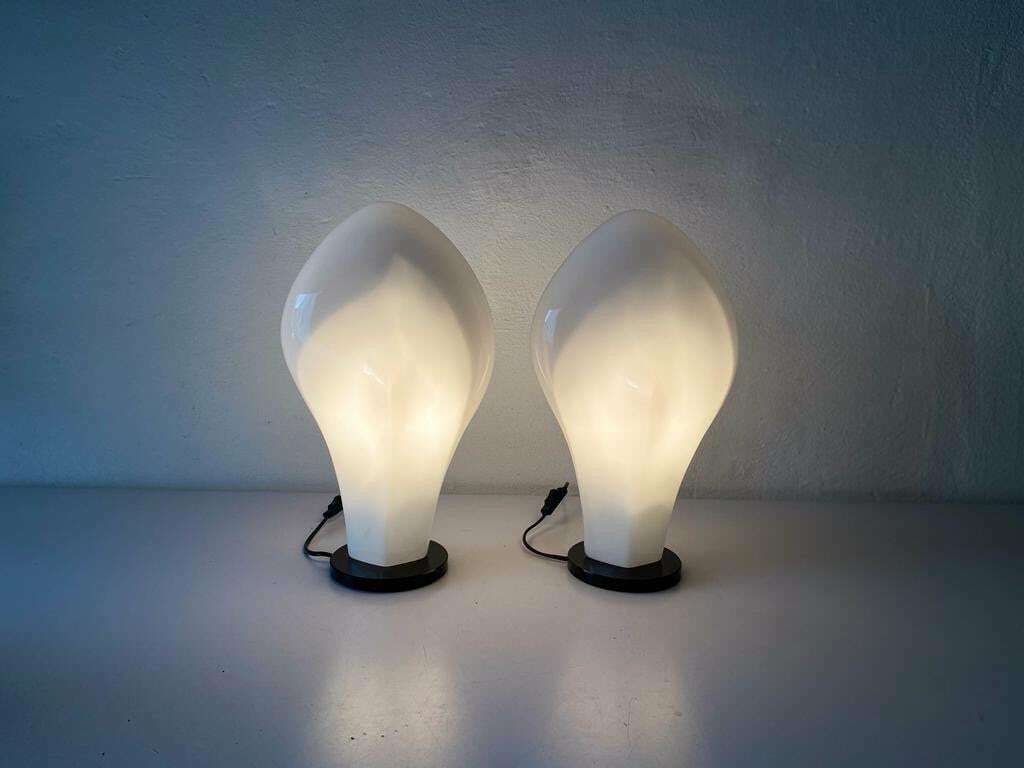 Italian Flower Design White Plexiglass Wonderful Pair Of Table Lamps, 1970s, Italy photo Lighting