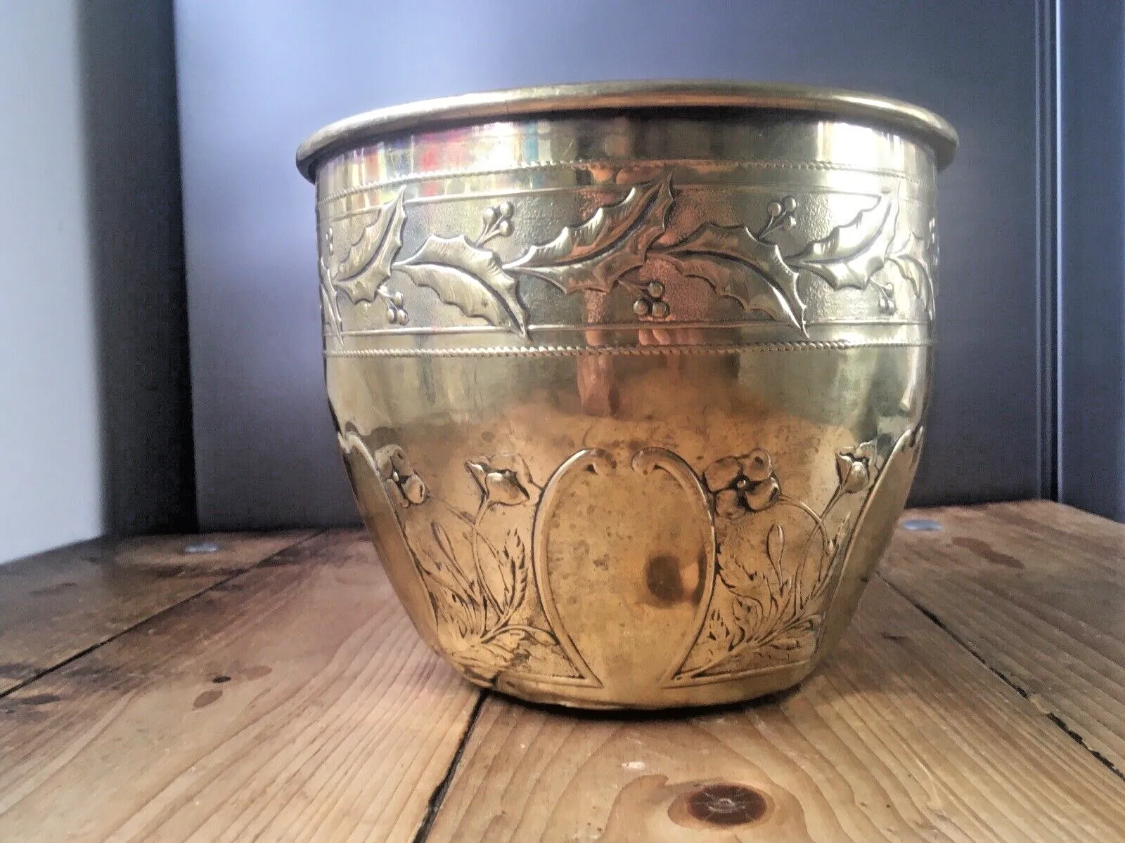 photo vintage Antique Floral Aesthetic Movement Leaf Berry Floral Brass Planter Plant Tree Pot