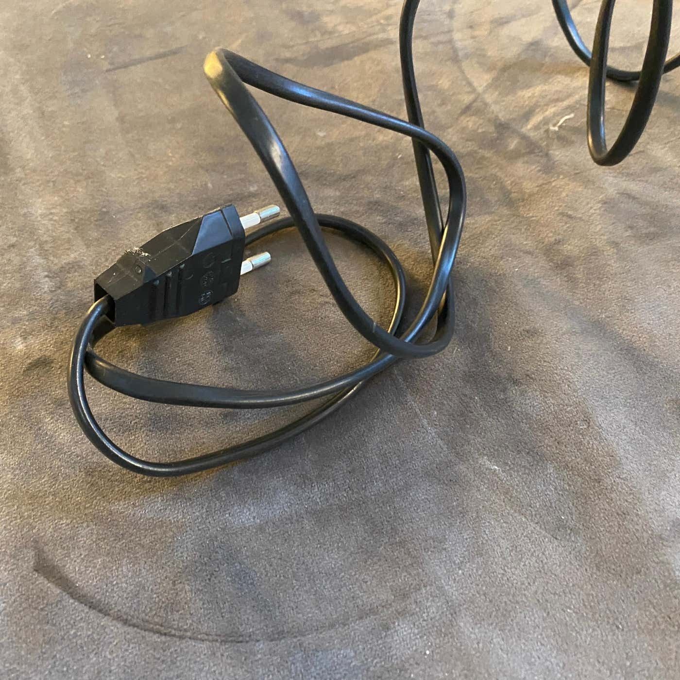 1970s Mid Century Modern Gilt Metal Italian Adjustable Desk Lamp photo 770.0