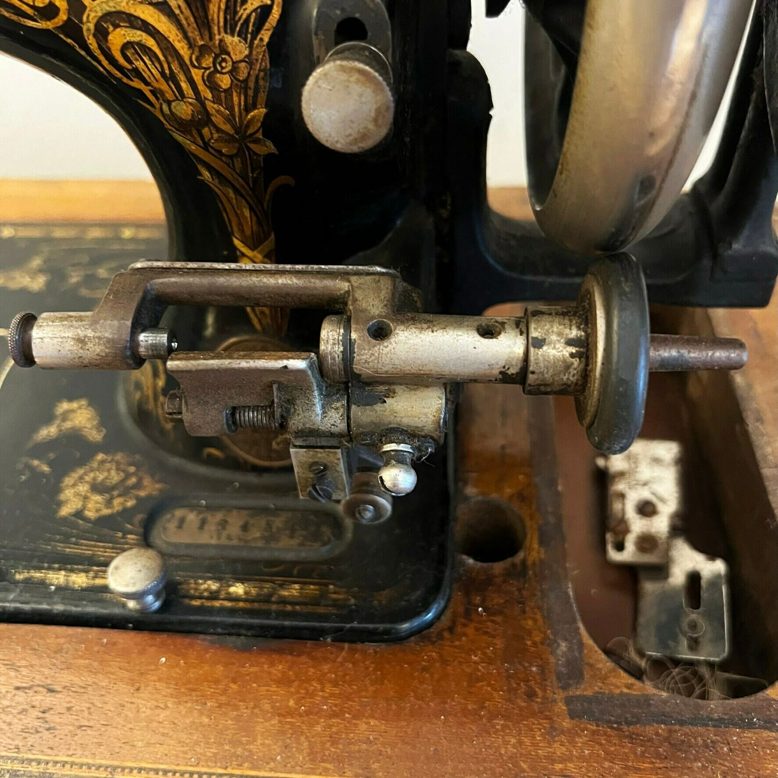 Antieke Frister & Rossmann naaimachine photo for sale