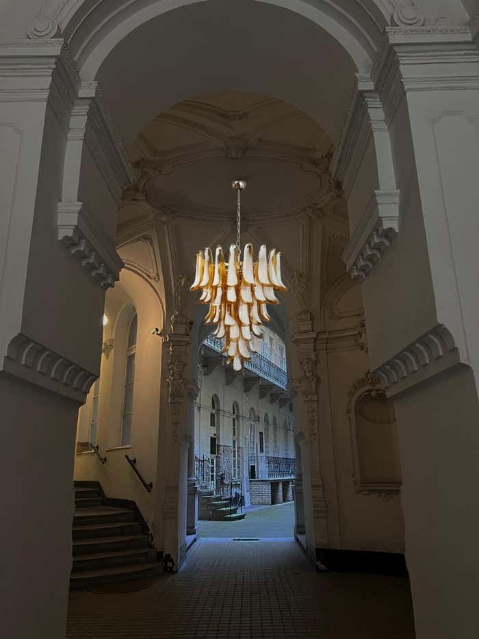 photo vinterior Beautiful Murano Chandeliers In The Manner Of Mazzega   75 Caramel Glass Petalsi