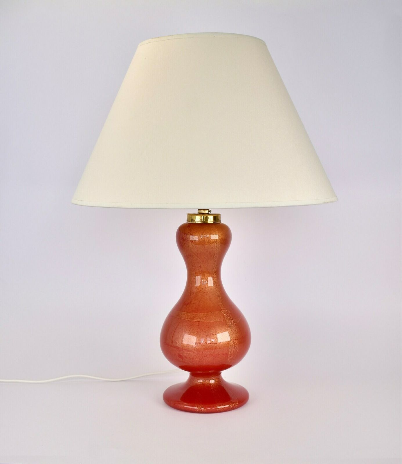 Mid Century Murano Glazen Tafellamp Robijnrood En Goud | Barovier And Toso Italiaanse Sierlamp Vintage Hollywood Regency Maximalist Jaren 1950 photo furniture