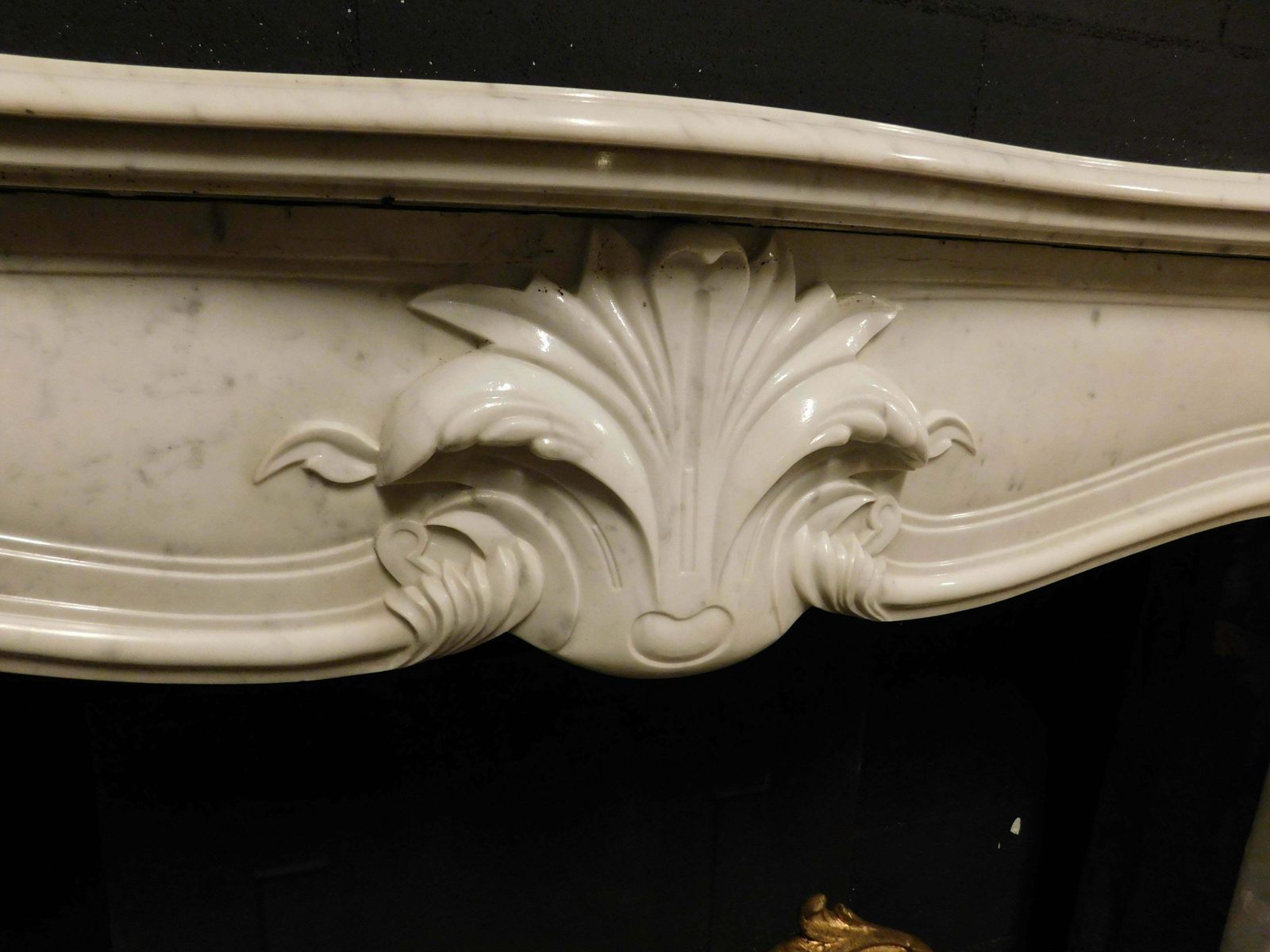 Fireplace Mantle In White Marble With Carved Central Leaf, France photo vintage