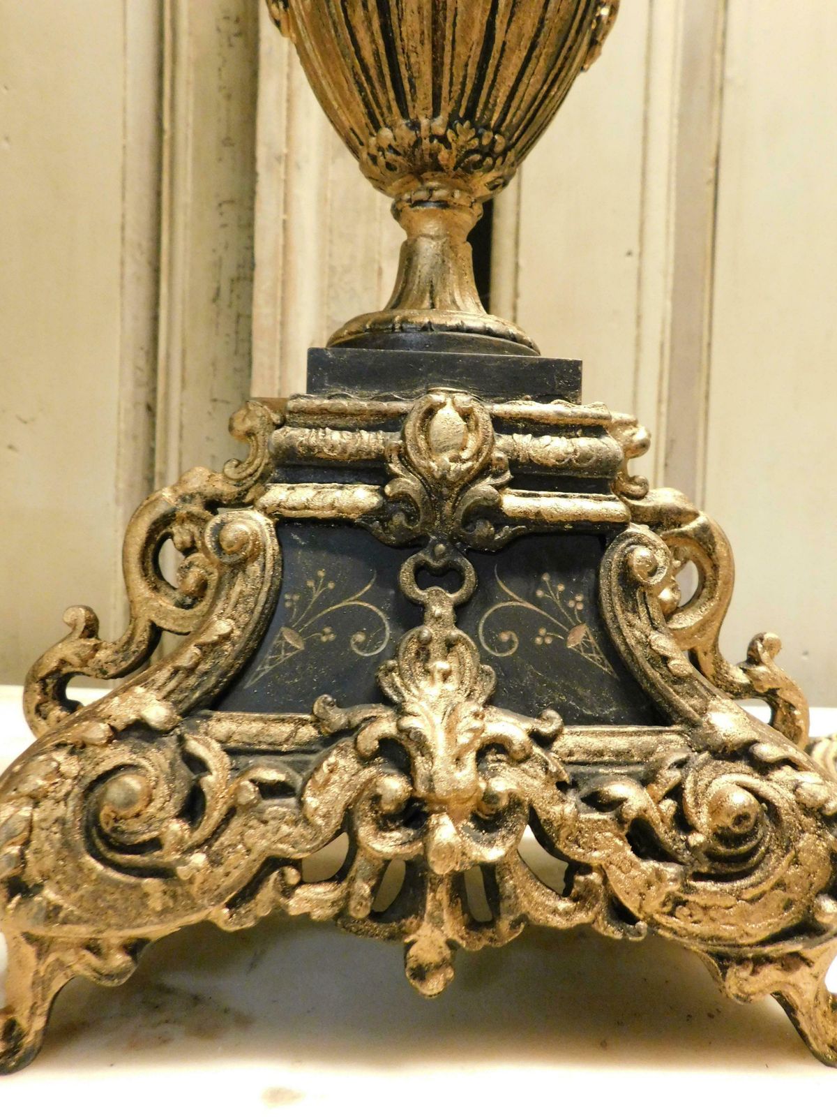 photo furniture Fireplace Triptych In Bronze Formed By Clock And 2 Candlesticks, Italy