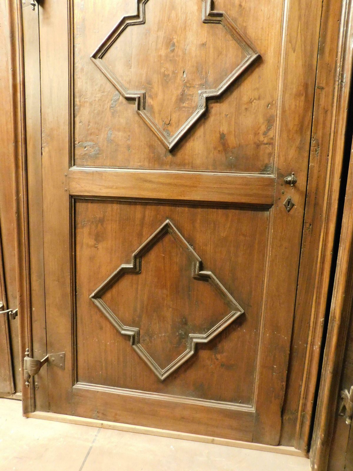 photo vinterior N.3 Poplar Interior Carved Doors, Not Identical, Original Iron And Frame, Italy