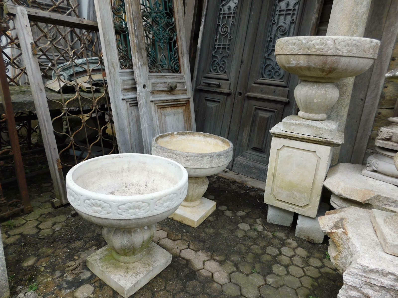 photo furniture Old Vintage Garden Vases In Cement With Sculpted Flowers