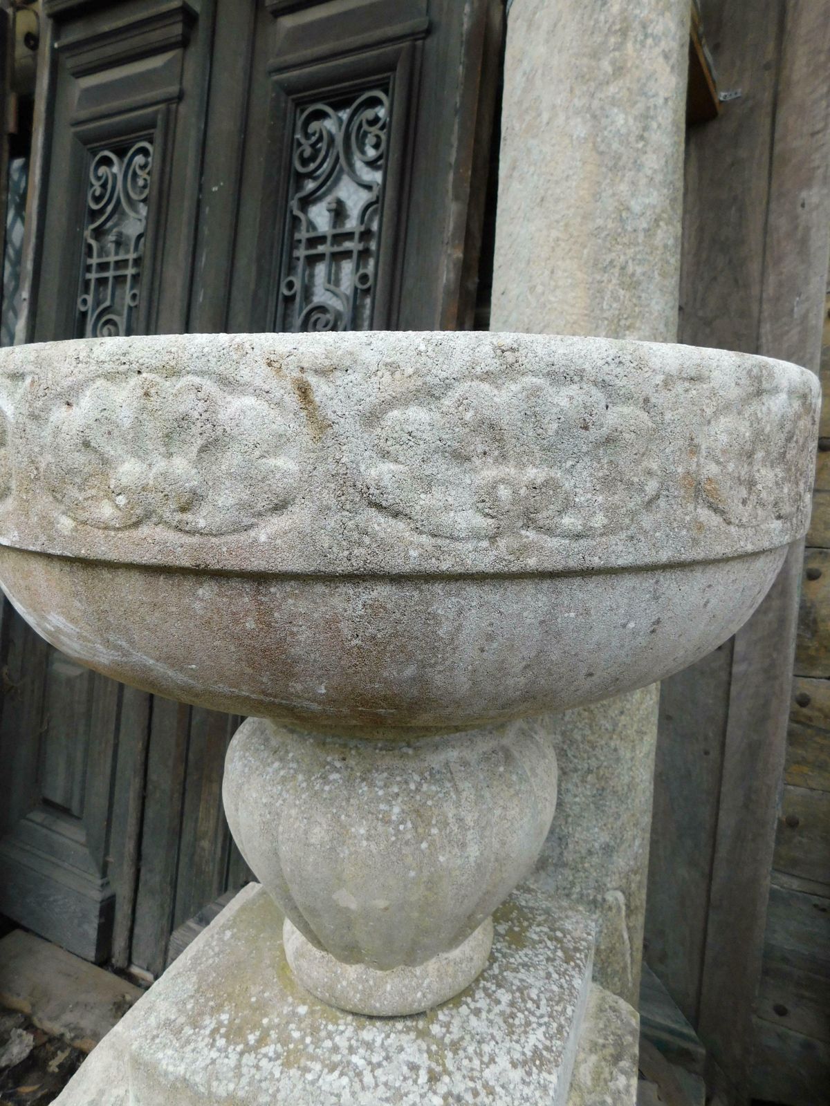 881.0 Old Vintage Garden Vases In Cement With Sculpted Flowers photo