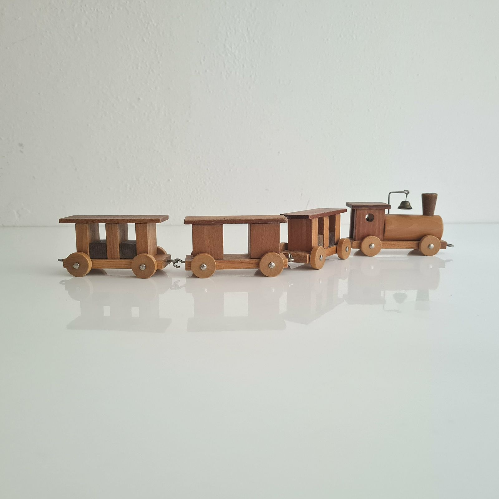 Vintage Duits Loquai Holzkunst Houten Trein Putz Miniatuur photo for sale