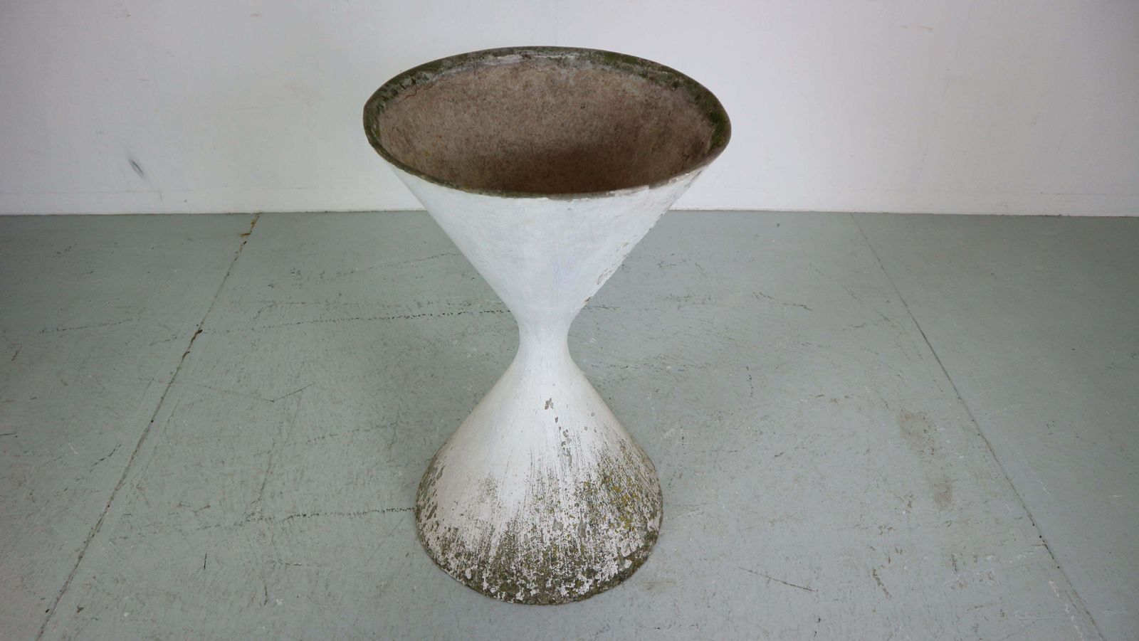 Willy Guhl 'Diablo' Spindel Hourglass Concrete Planter, Switzerland, 1954 photo buy