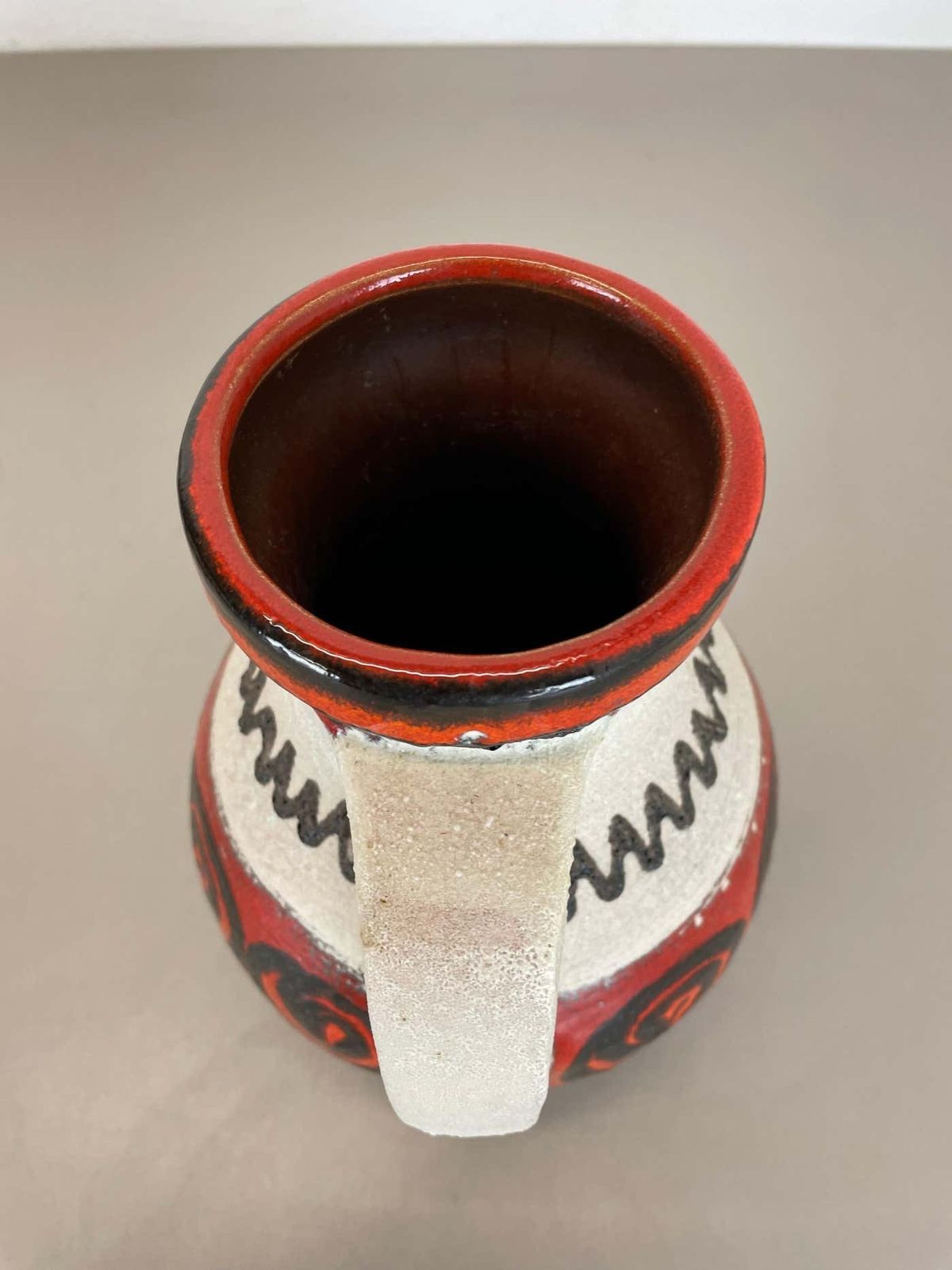 398.0 Red White Ceramic Brutalist Vase Fat Lava Carstens Tönnieshof, Germany, 1970s photo