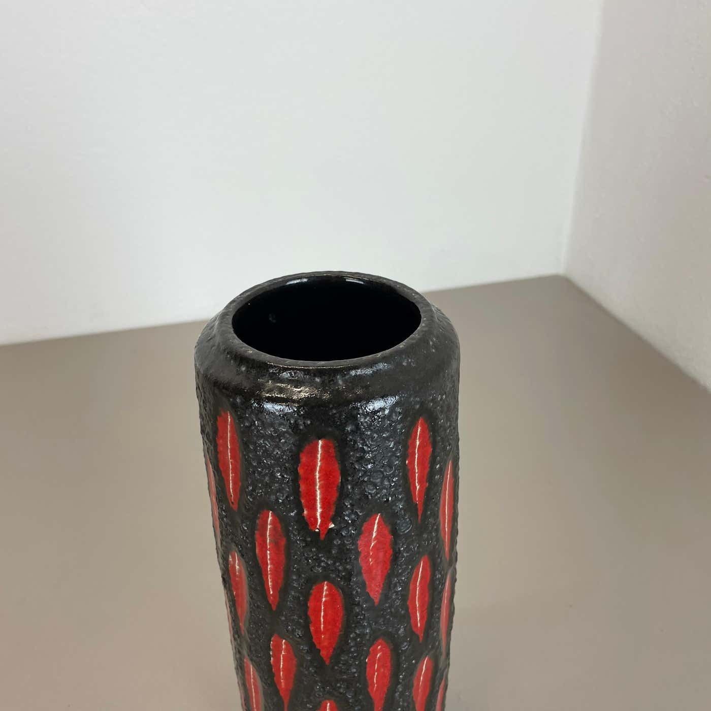 Extraordinary "Strawberry" Tube Pottery Fat Lava Vase Scheurich, Germany, 1970s photo Home Decor
