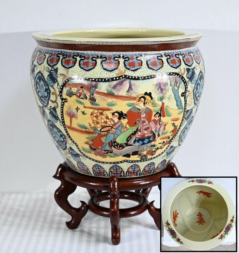 Important Porcelain Aquarium, China   Late 19th Century