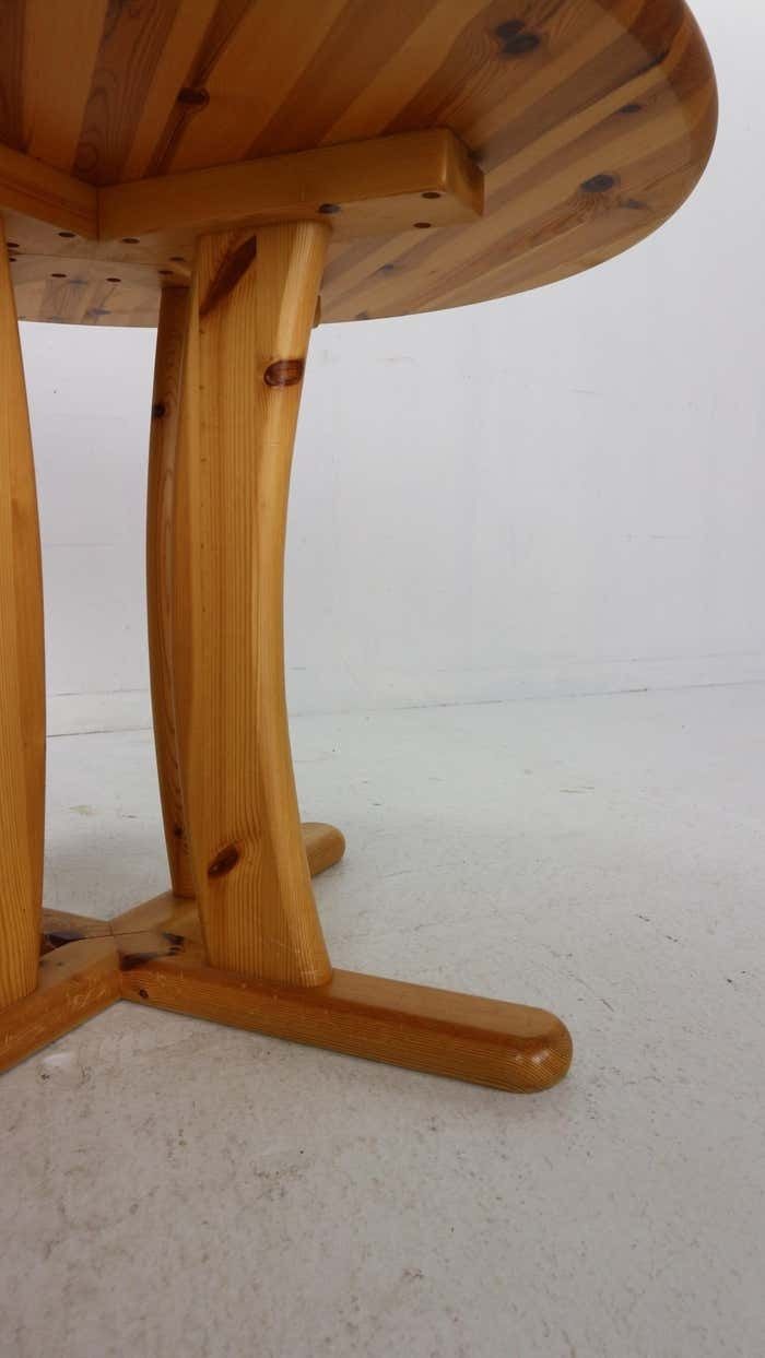 photo vinterior Rainer Daumiller Style Round Solid Pinewood Dinning Table 1970''S Denmark