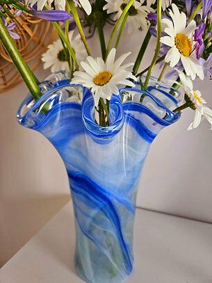 Spectacular Murano Glass Art, Handkerchief Vase With Marbling Effect