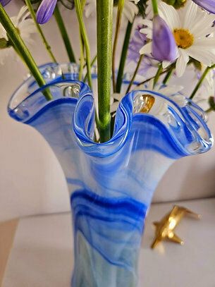 Spectacular Murano Glass Art, Handkerchief Vase With Marbling Effect photo furniture