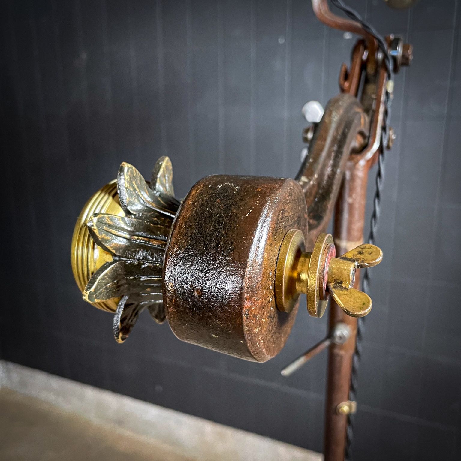 Attta 2' – Industriële Upcycle Vloerlamp Van Ebert Roest photo vinterior