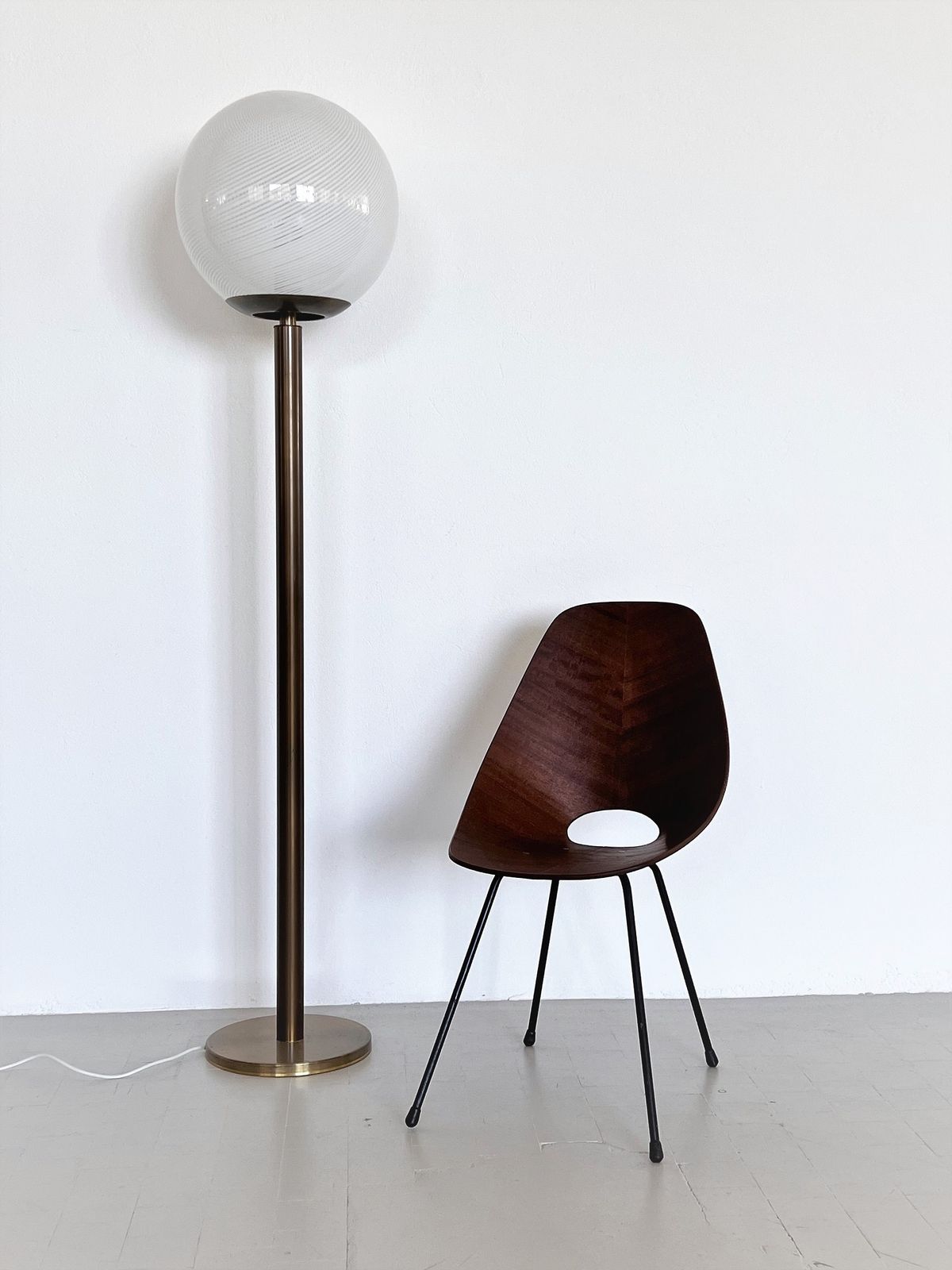 Italian Murano Glass Globe And Brass Floor Lamp, 1970s