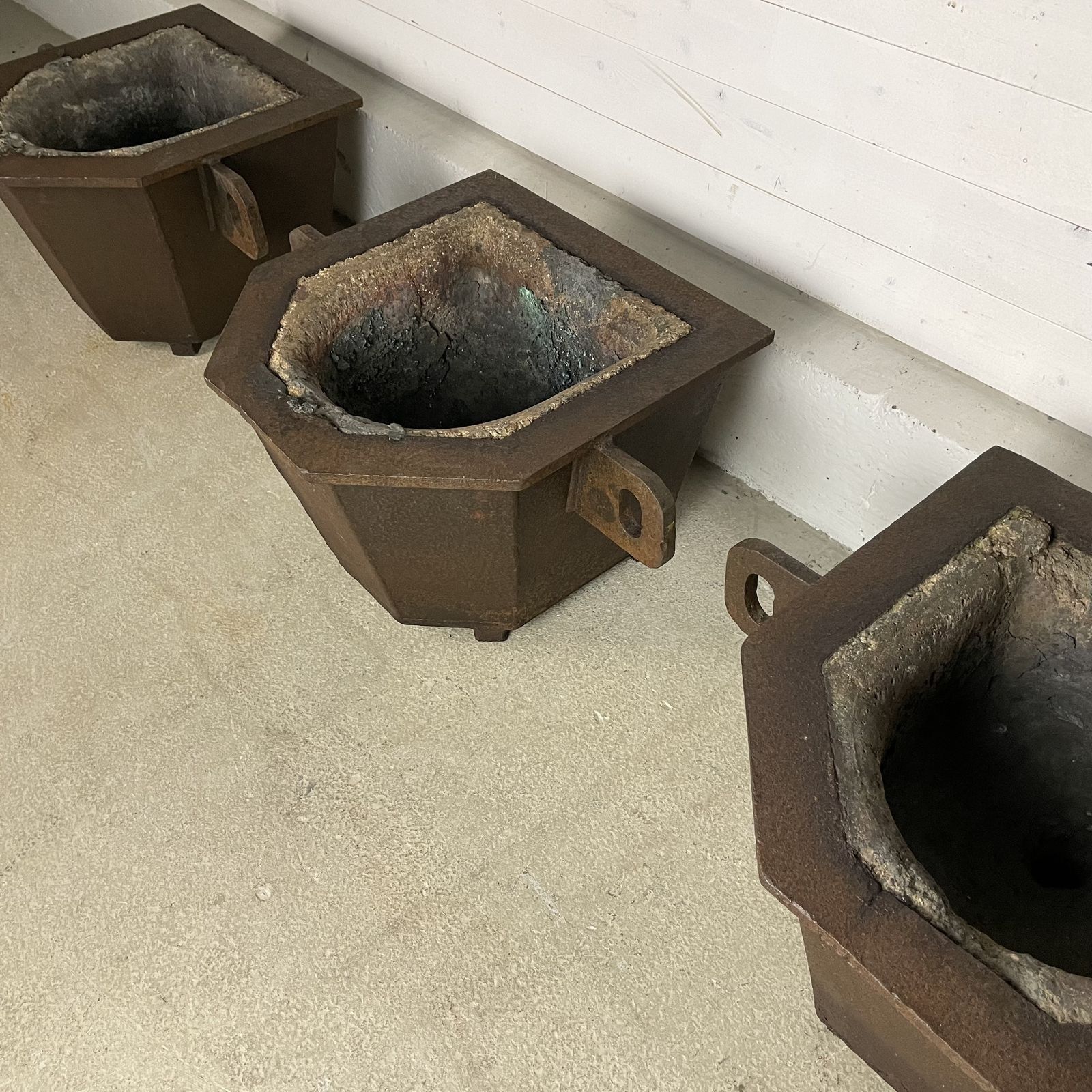 Set Of 4 Heavy Duty Steel Foundry Pots photo buy