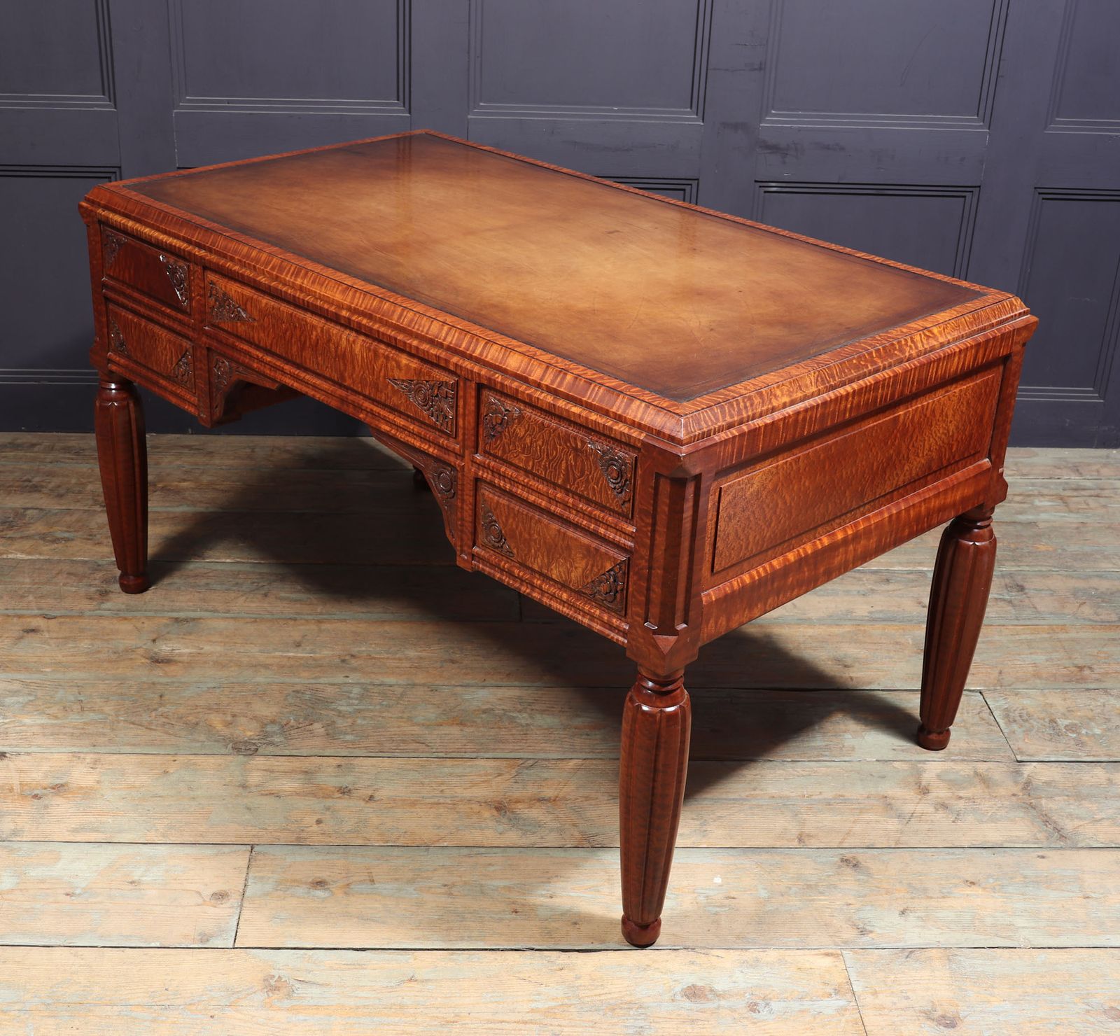photo vinterior French Art Deco Desk In Pommelle Sapelle