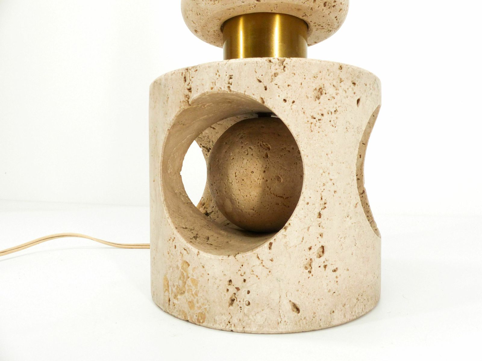 Lamp In Travertine Attributed To Giuliano Cesari Or Fratelli Mannelli 1970 photo 1700.0