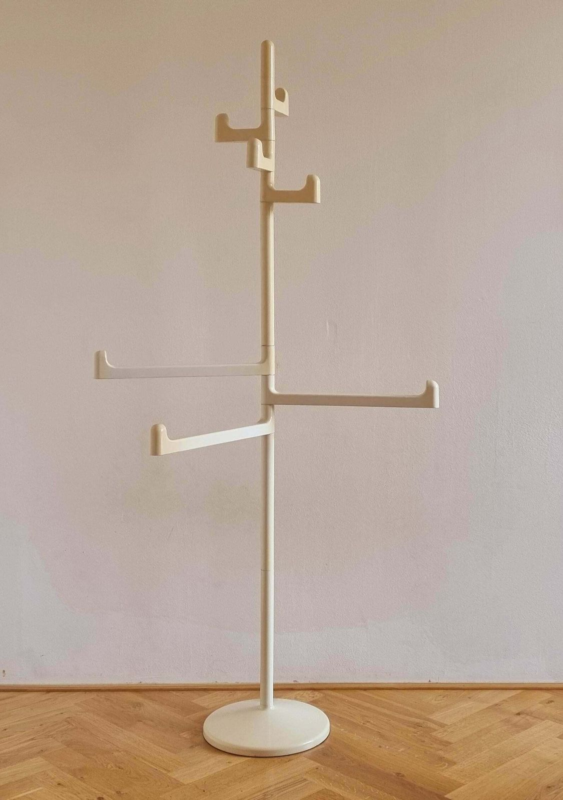 photo furniture Midcentury Floor Coat Rack Gedy, Makio Hasuike, Italy, 1970s