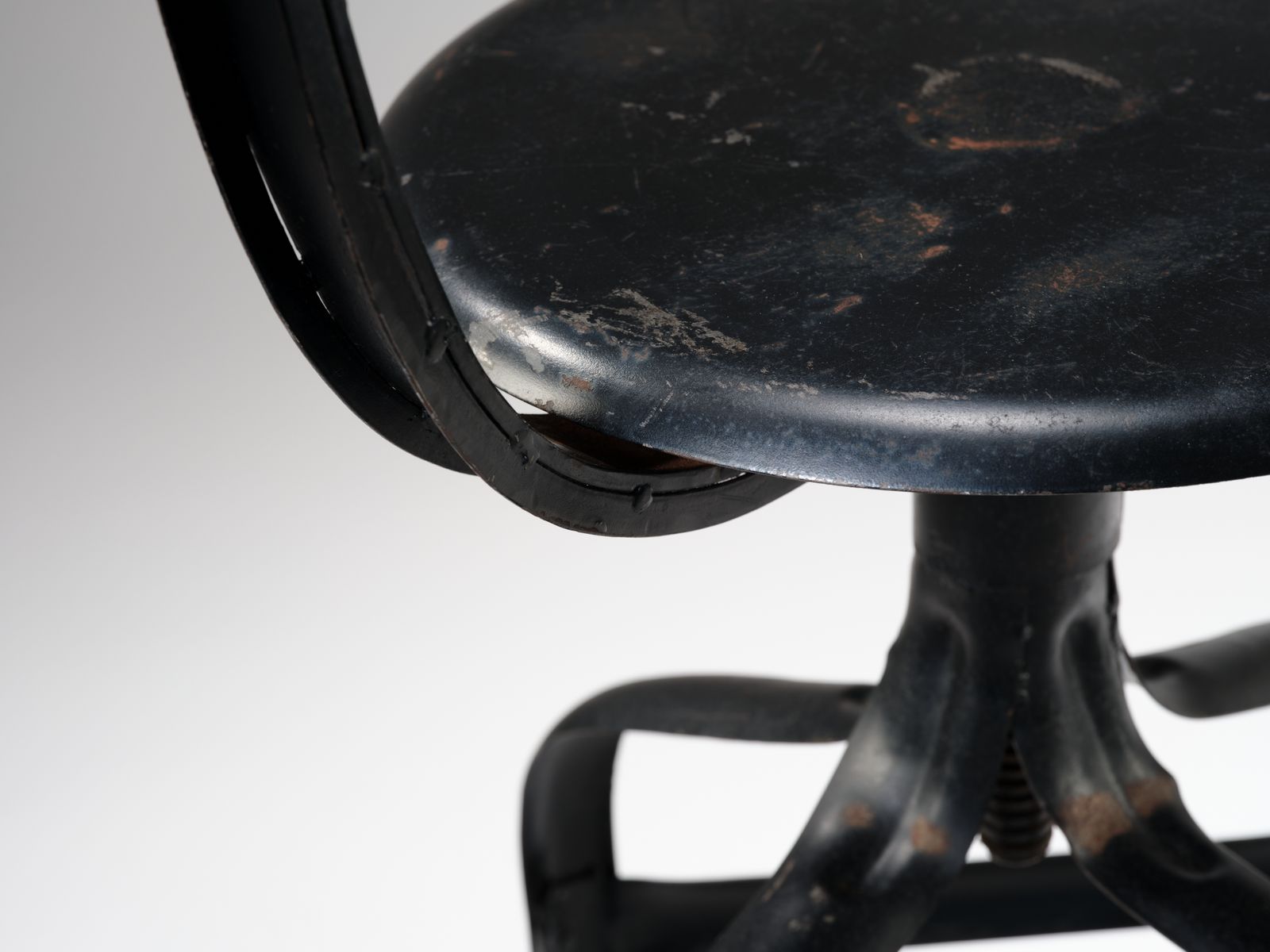 photo vinterior Fantastic Industrial Pressed Steel Adjustable Engineers Stool With Twist Height, Circa 1970's, 4 Available.
