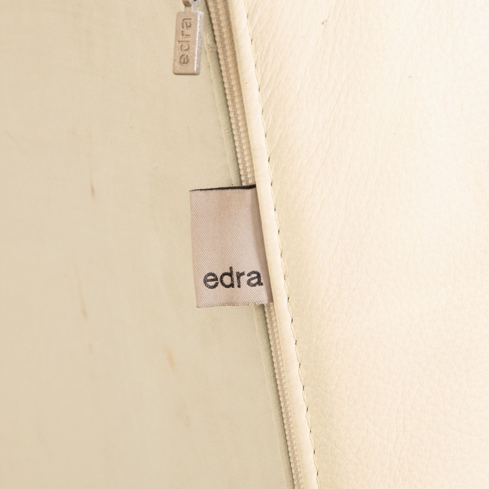 photo for sale Canapé 2 places Edra Damier en cuir crème, fonction relax et fonction lit