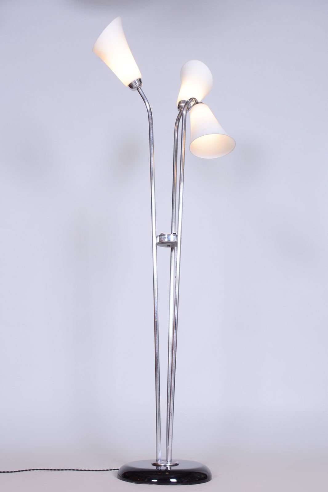 Restored Artdeco Floor Lamp, Chrome Plated Steel, Czechia, 1930s photo vinterior