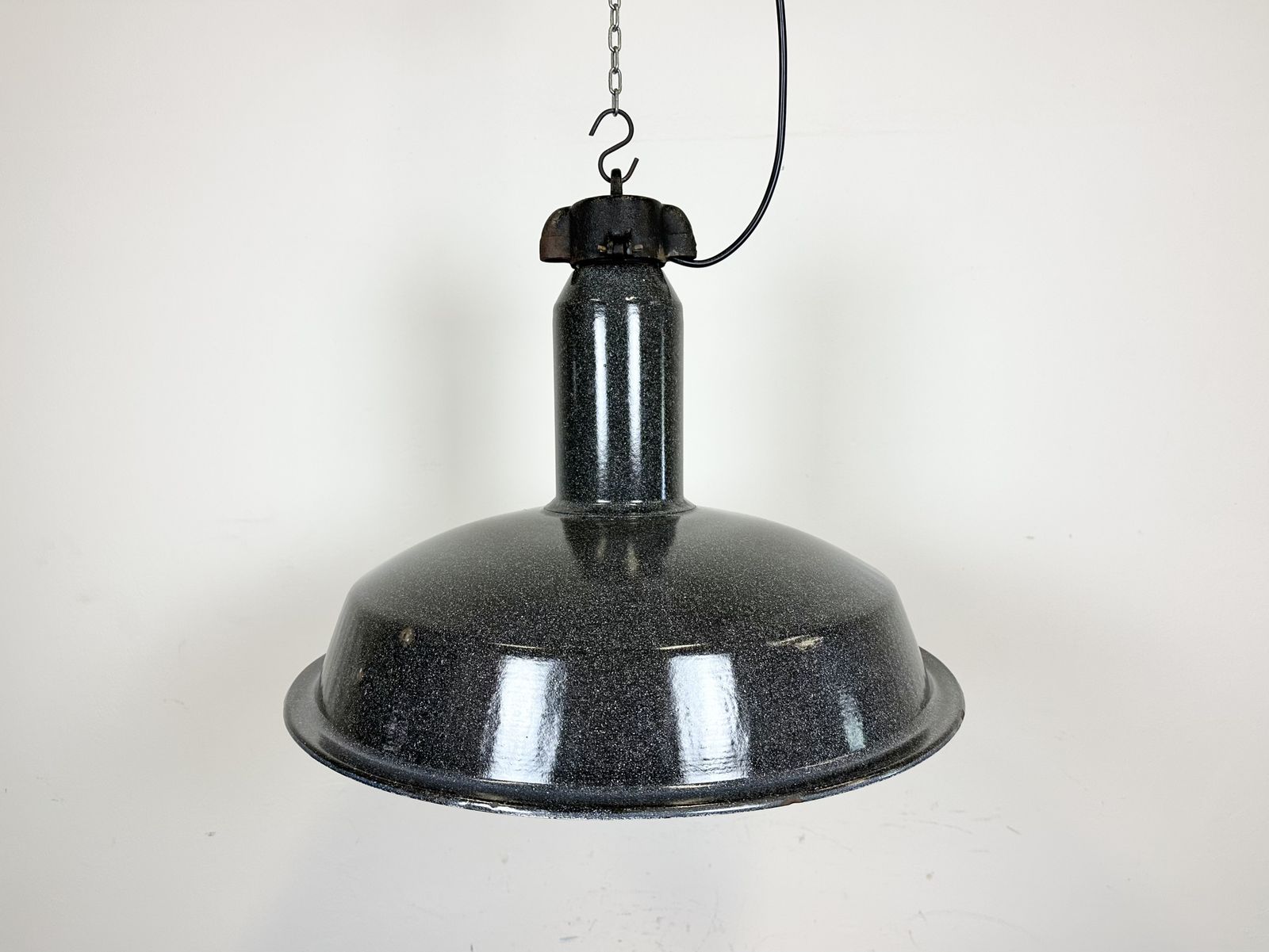 photo furniture Large Industrial Grey Enamel Factory Lamp With Cast Iron Top, 1960s