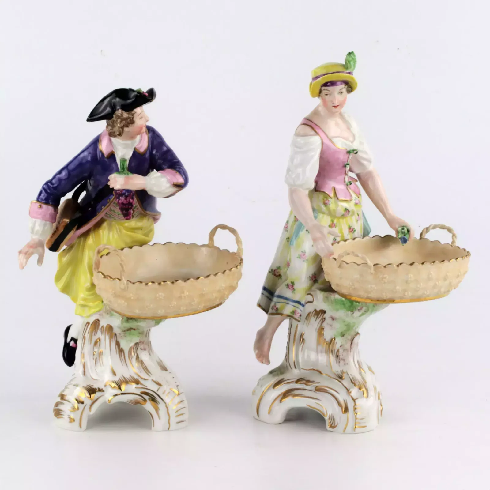 photo vinterior A Pair Of Kpm Porcelain Candy Bowls. "Winegrower And Gardener".