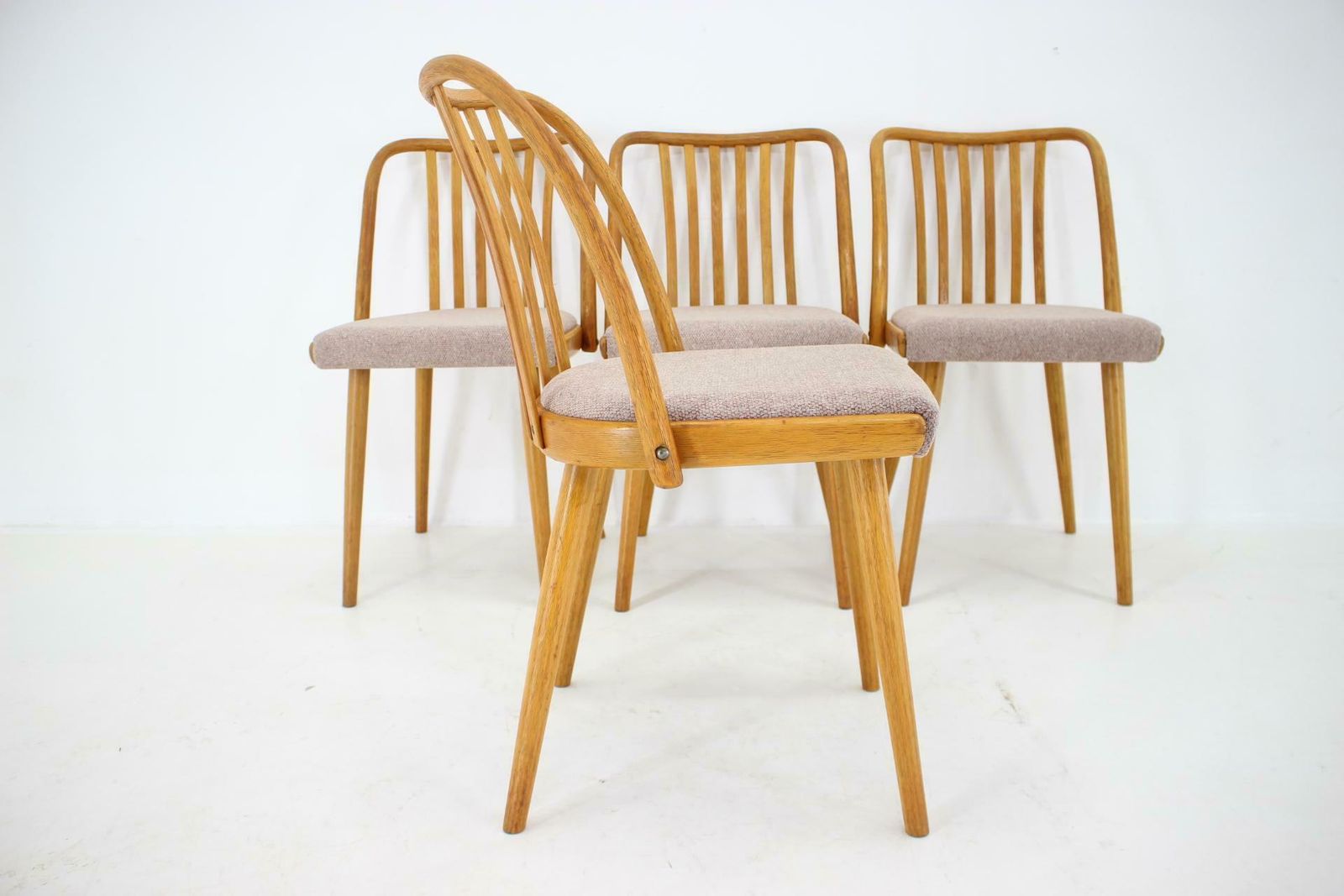 1970s Antonin Suman Set Of 4 Oak Dining Chairs, Czechoslovakia photo vinterior