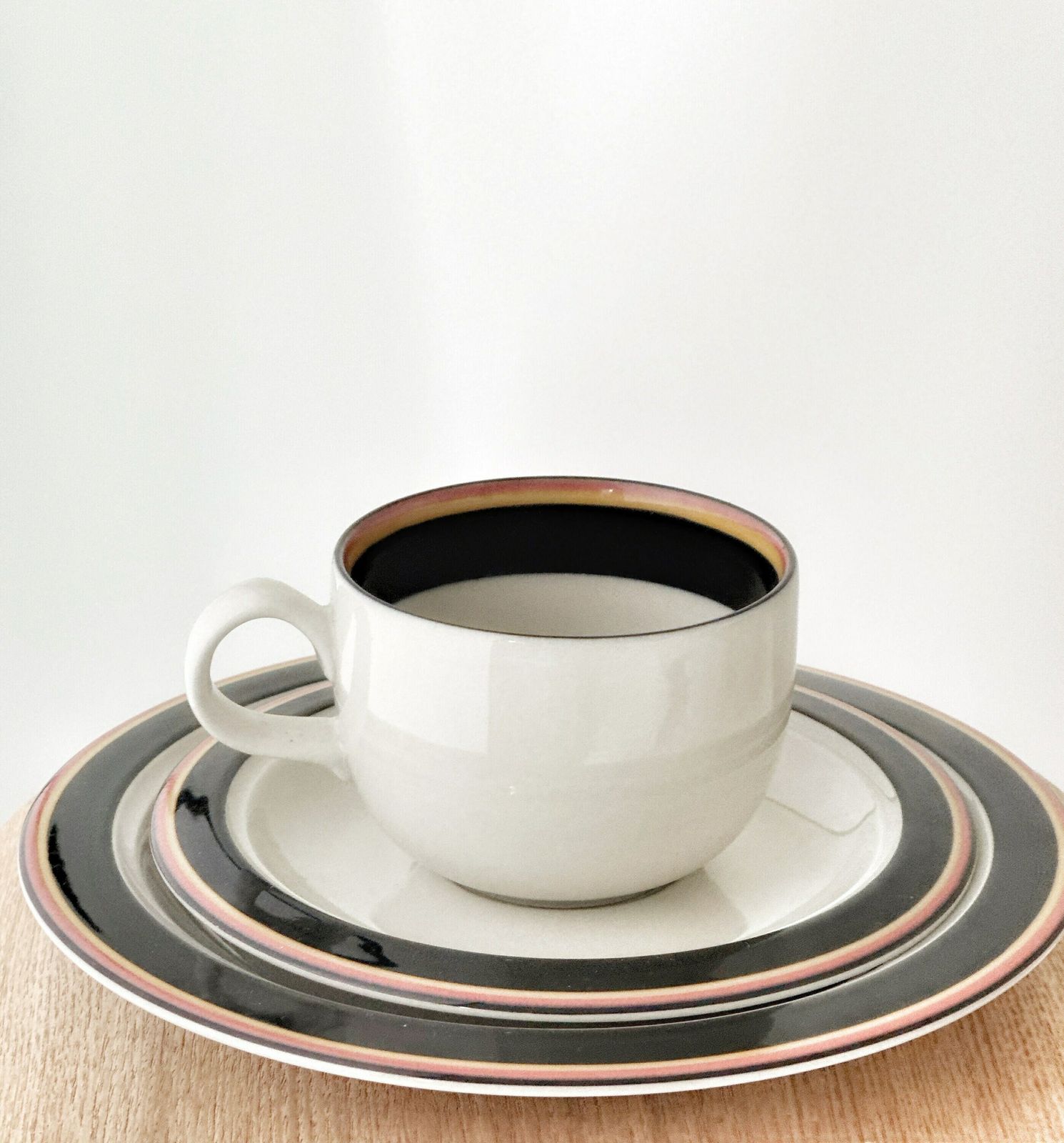 Arabia Reimari Coffee Setting + Mug Design, Inkeri Leivo. 1980's. Finland Scandinavian Design photo Home Decor